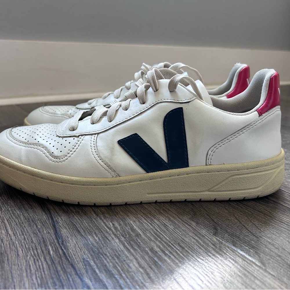 Veja V-10 Extra White Nautico Pekin - US Women’s Size 10